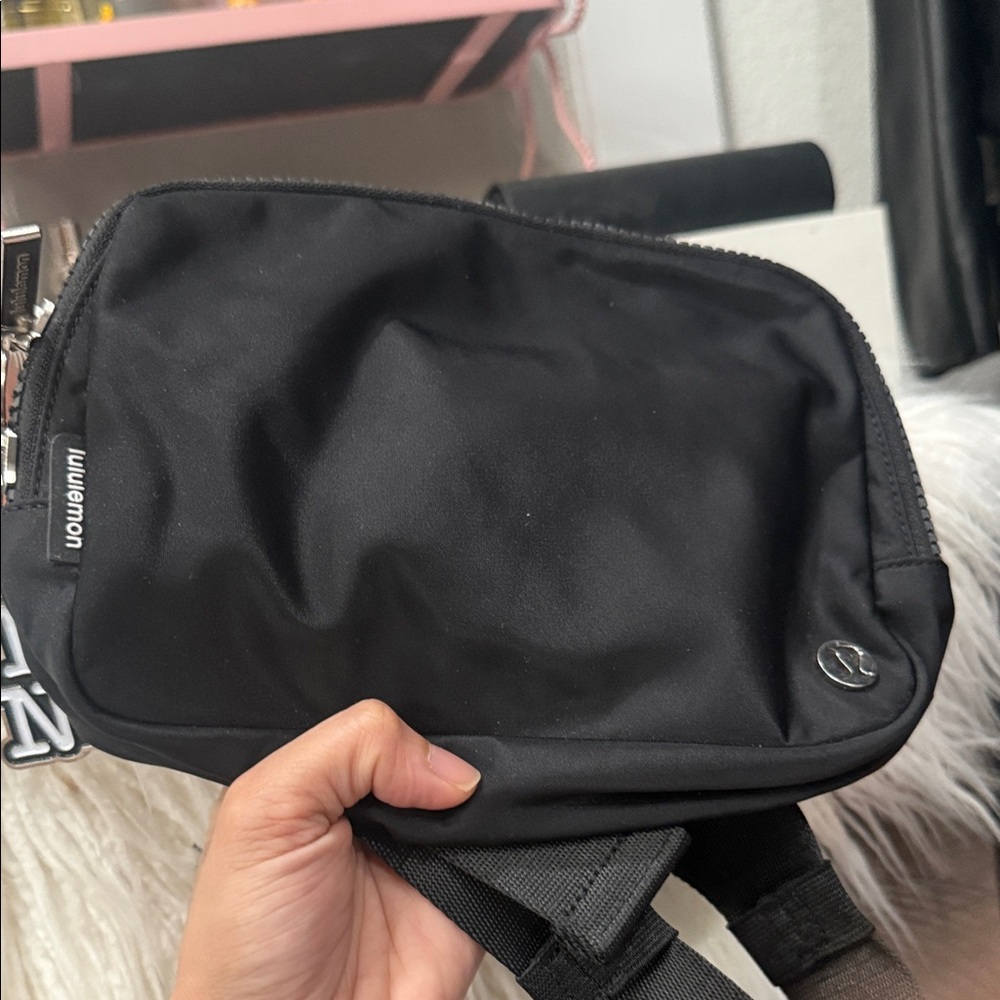lululemon athletica Black Men's Waist Pack Crossbody